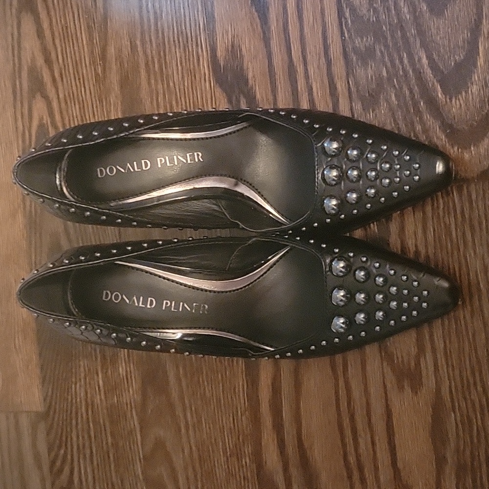 Donald Pliner Black Studded Heel Size 6